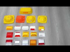 paletti stradali in plastica, molti tipi