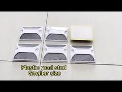 paletti stradali in plastica, molti tipi 2