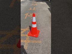 Maniglia ad anello per facile trasporto a cono stradale