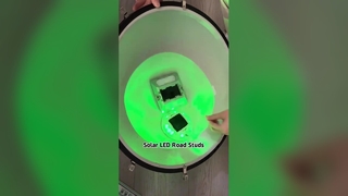 Solar Road Stud Test di sicurezza brillante